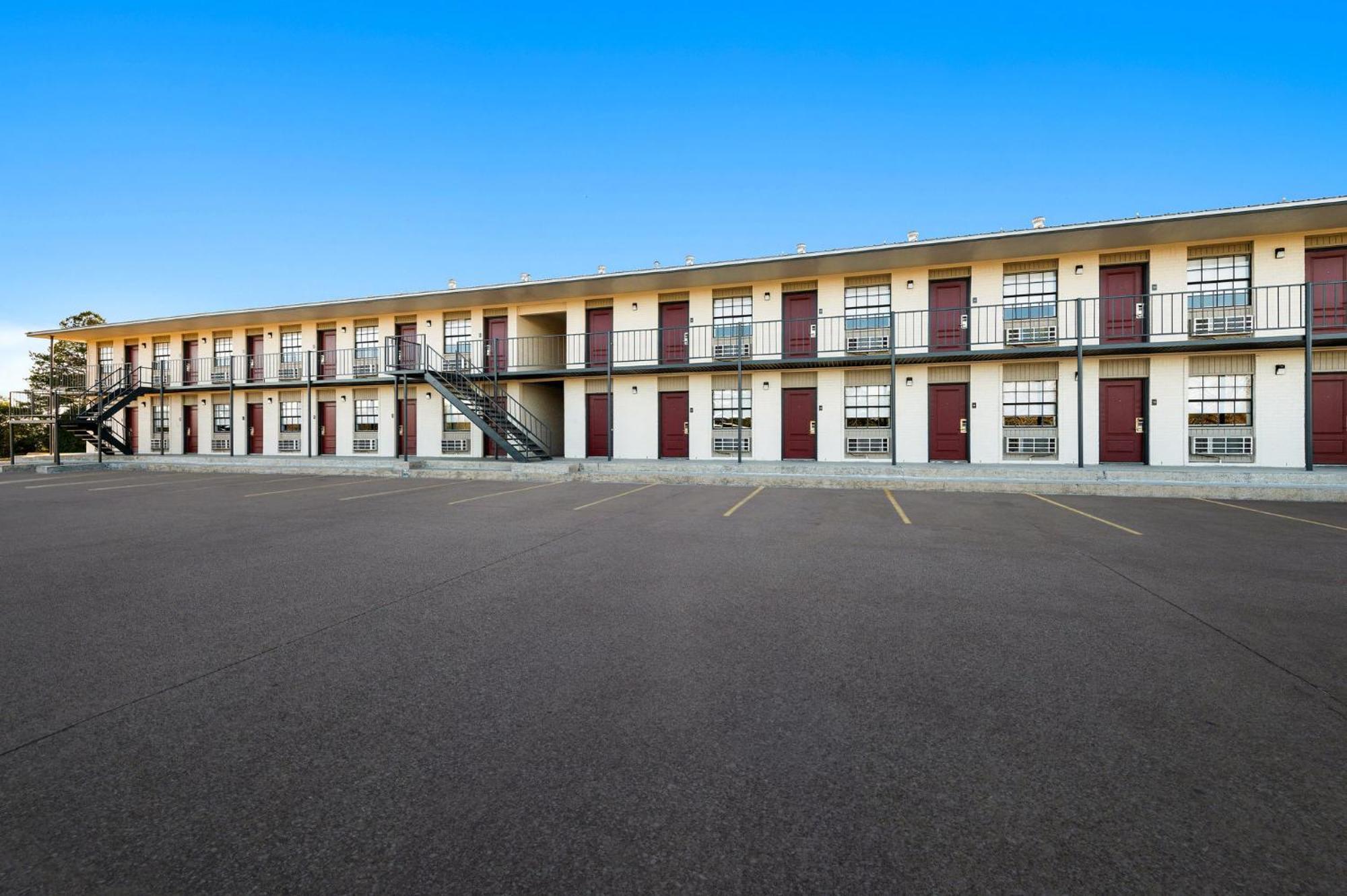 Red Roof Inn Nacogdoches Exterior photo