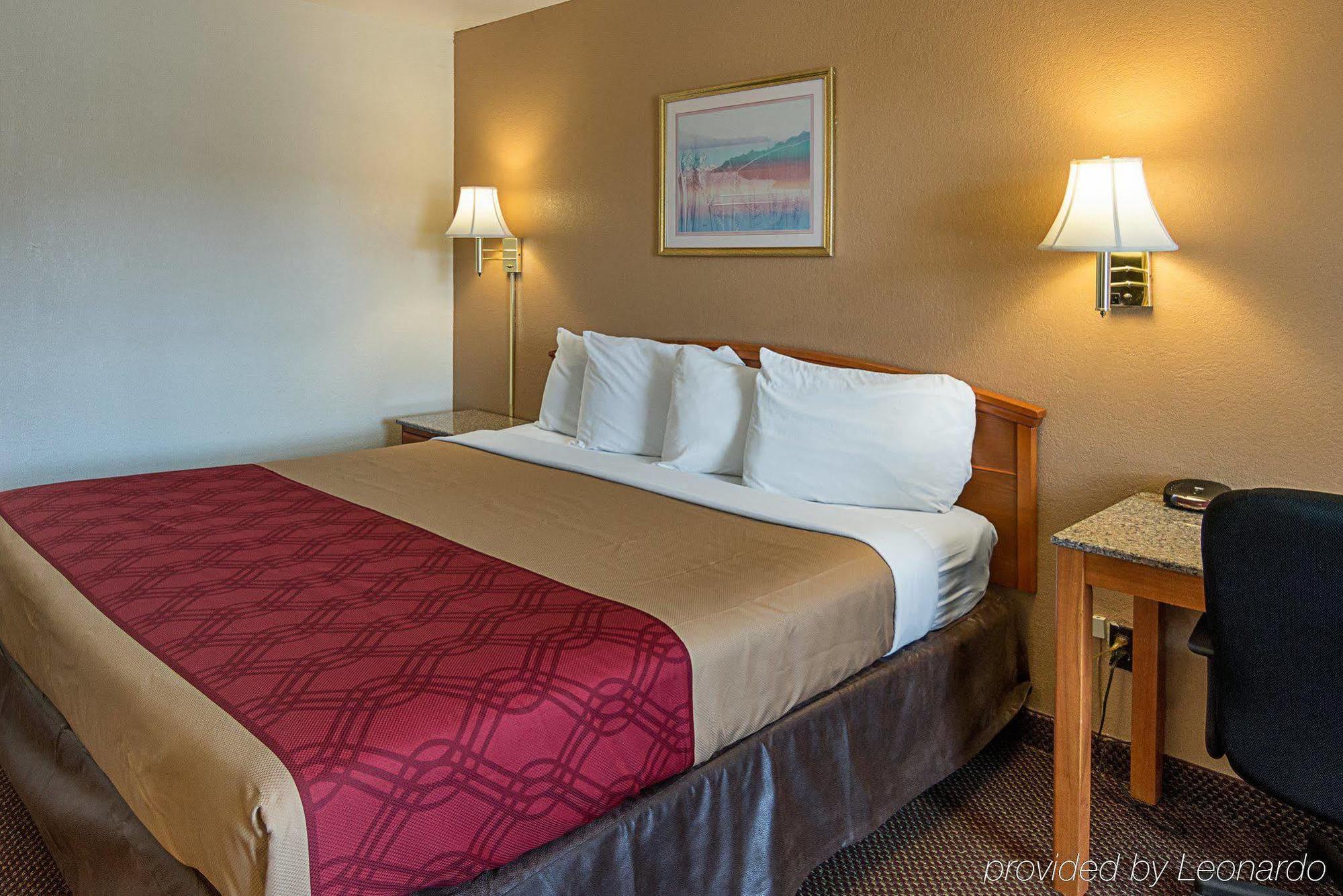 Red Roof Inn Nacogdoches Exterior photo